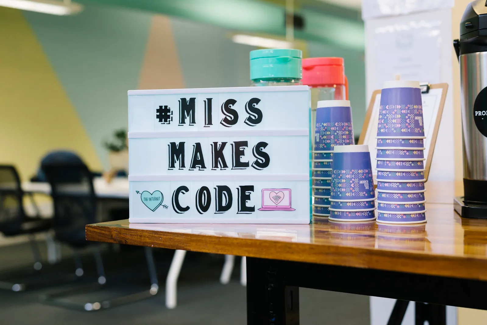 #MissMakesCode light box sign